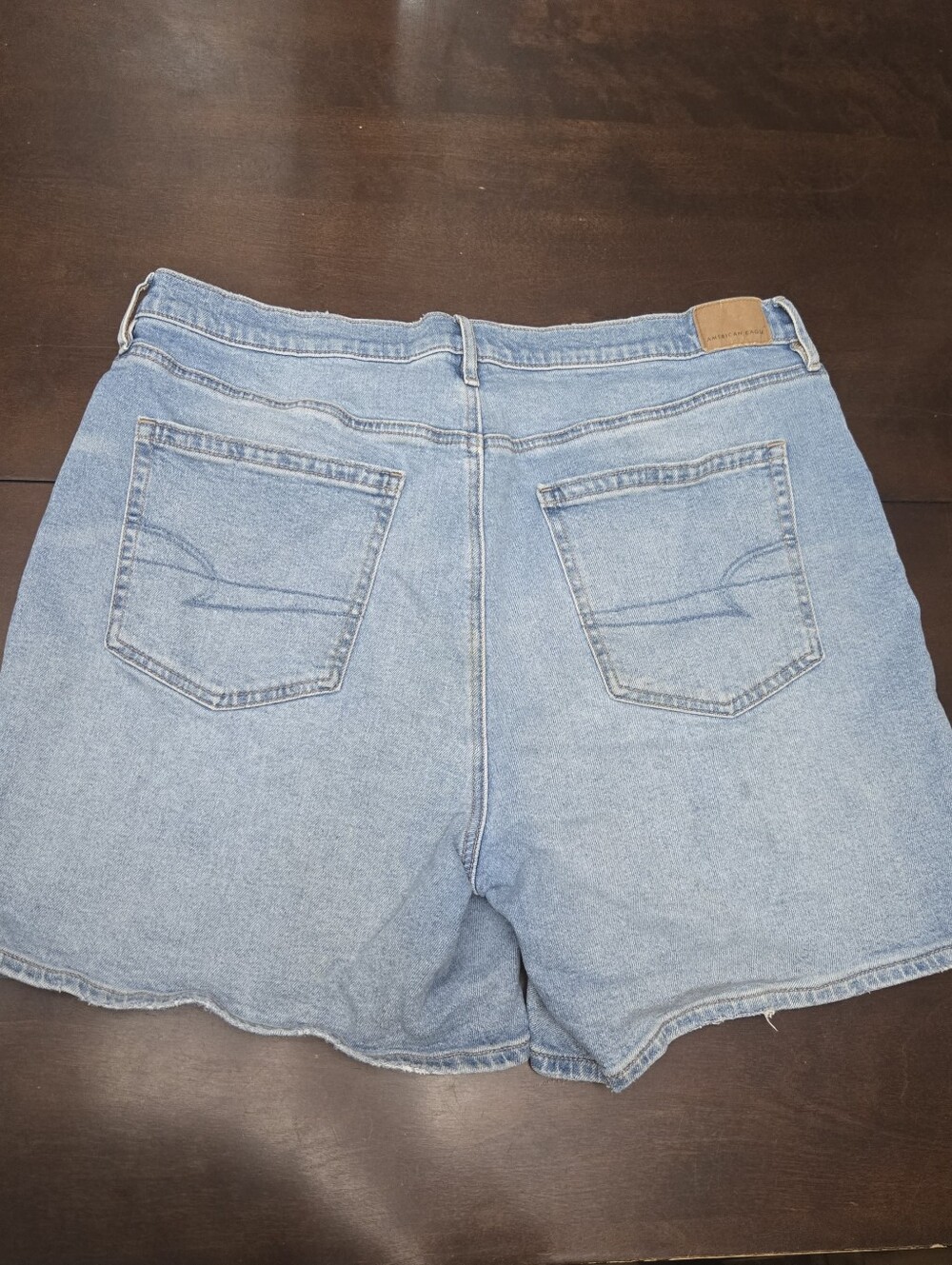American Eagle Striged Size 16 6in Seam Lightwash Destressed Shorts Plus Size